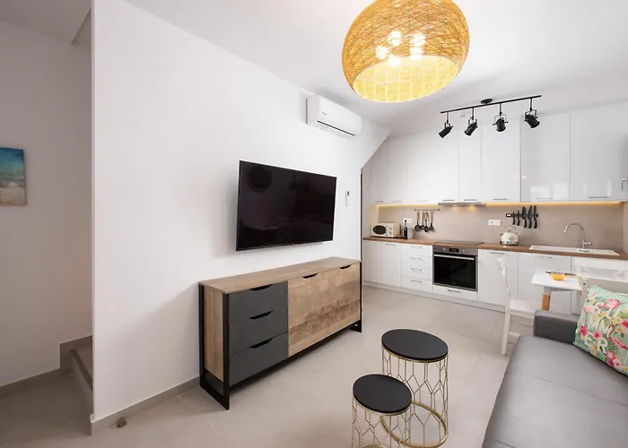 Hosting Moments Private Pool Άνω Μερά