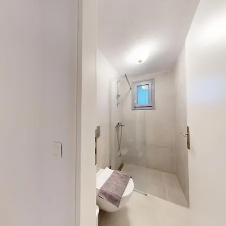 Hosting Moments Private Pool