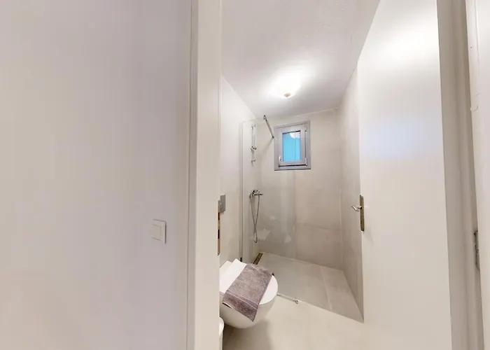 Hosting Moments Private Pool