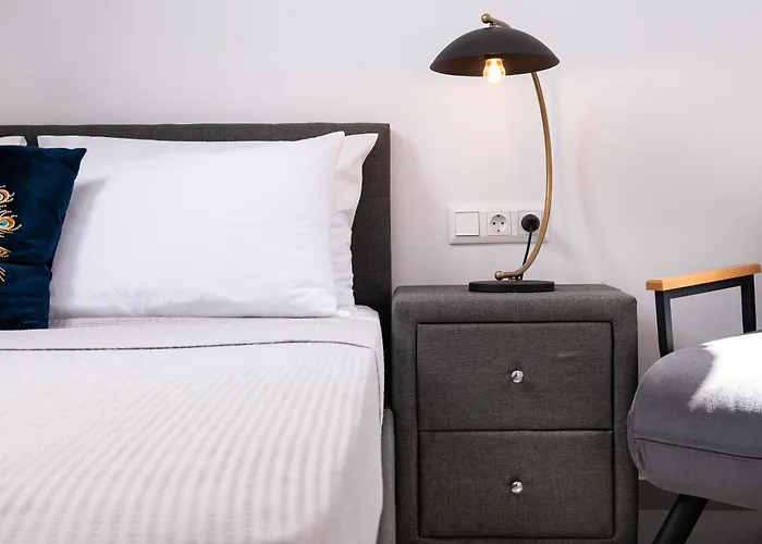 Hosting Moments Private Pool *